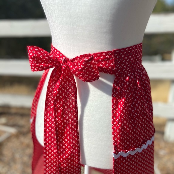 Vintage | Cottagecore Calico Rick Rack Apron - Picture 2 of 15